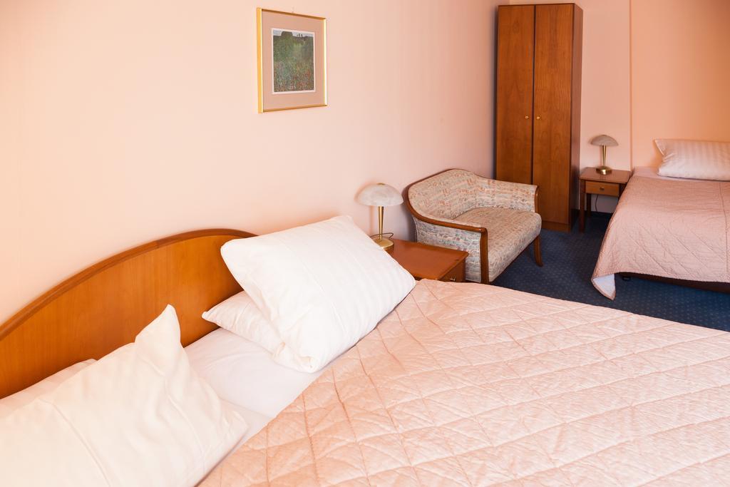 Hotel Rubin Düsseldorf Rum bild